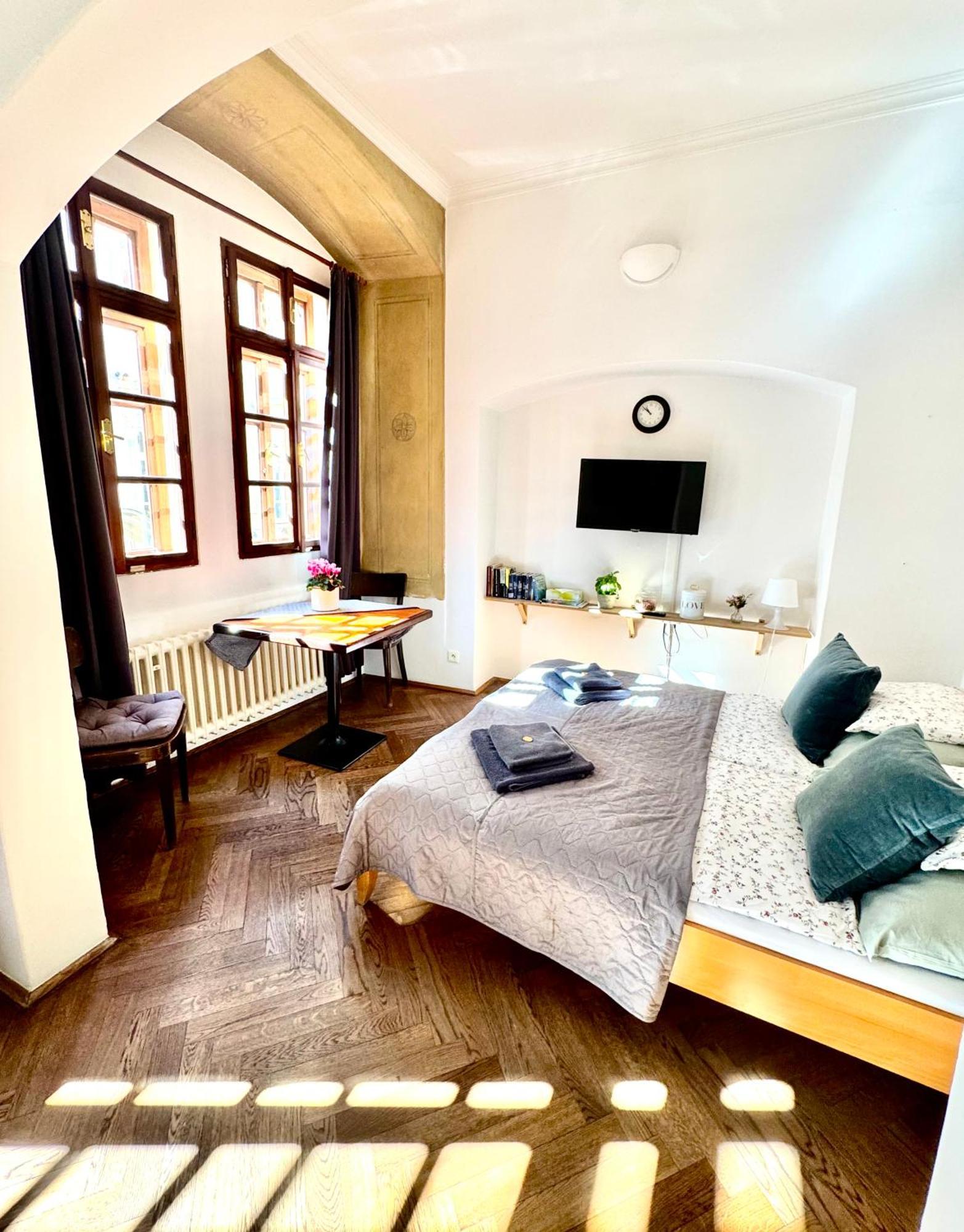 Apartmany Nerudova 36 Prag Exterior foto